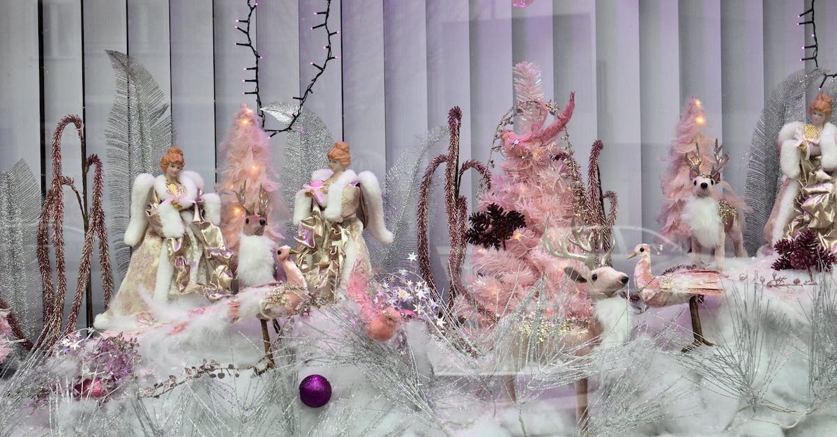Uncovering the Ancient Art of Greek Comedy in Greetings’ December Arts Calendar