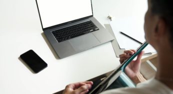 Strategies for Choosing the Right Gadget to Sell and Maximize Profits